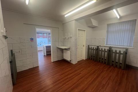 Shop to rent, Shop to Let Inglemire Lane, Hull