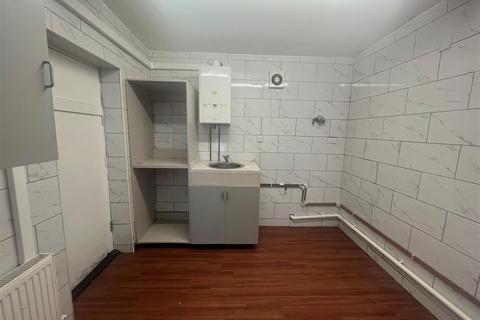 Shop to rent, Shop to Let Inglemire Lane, Hull