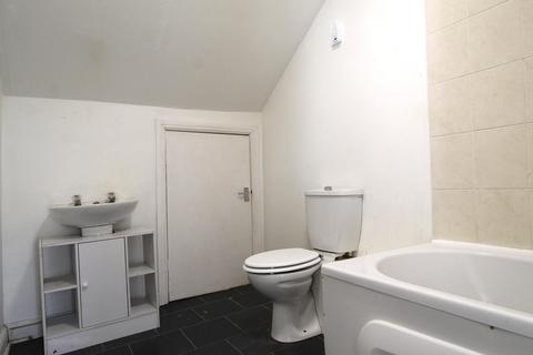 2 bedroom flat to rent, Coltman Street, Hull HU3