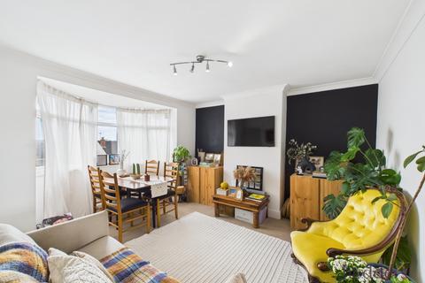 1 bedroom apartment for sale, Clay Corner, Chertsey, Surrey, KT16