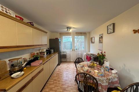 124 Drayton, Bretton, Peterborough, PE3 9XW