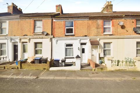 3 bedroom terraced house to rent, Clarendon Place Dover CT17