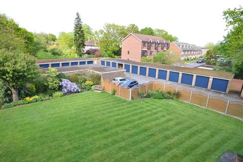 2 bedroom flat to rent, Chilton Court, Station Avenue, Walton-On-Thames, KT12