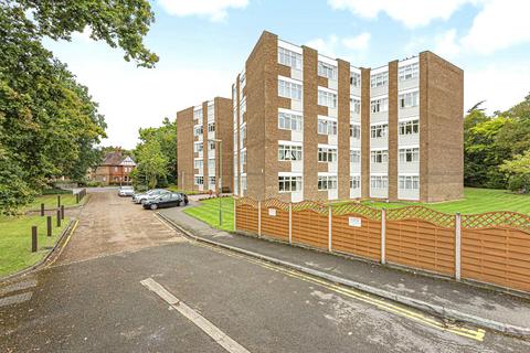 2 bedroom flat to rent, Chilton Court, Station Avenue, Walton-On-Thames, KT12