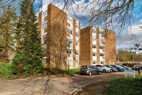 2 bedroom flat to rent, Chilton Court, Station Avenue, Walton-On-Thames, KT12