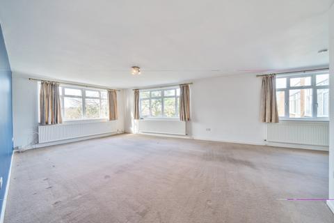 2 bedroom flat to rent, Chilton Court, Station Avenue, Walton-On-Thames, KT12