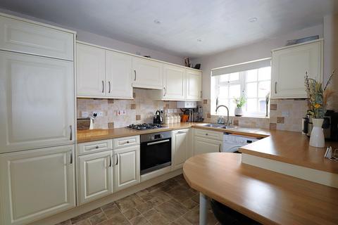 3 bedroom terraced house for sale, Juniper Road, Farnborough GU14