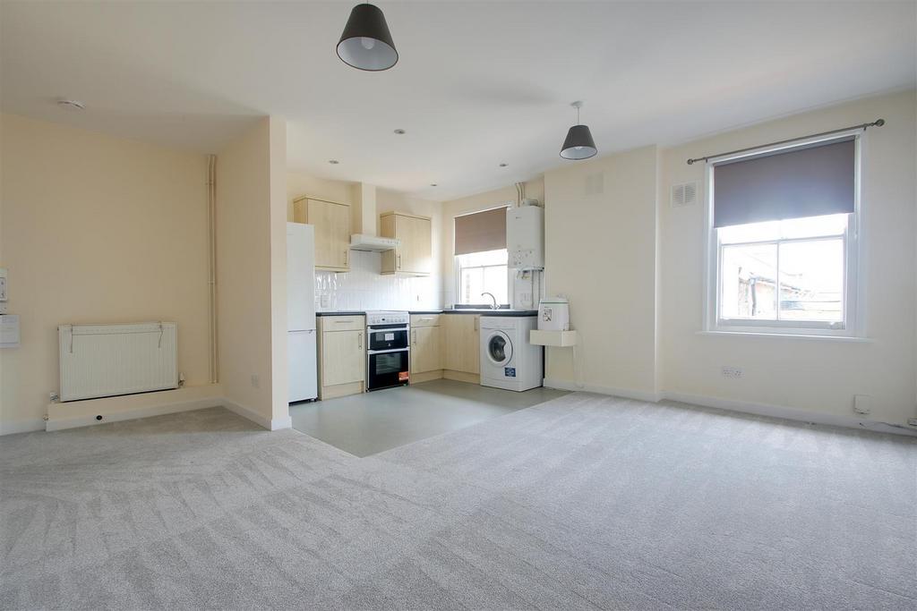 Flat 5 living kitchen.jpg