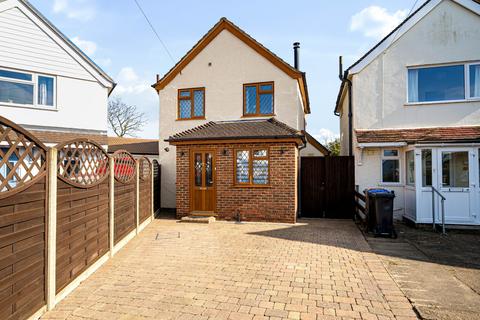 3 bedroom detached house for sale, Chestnut Close, Addlestone, Surrey, KT15