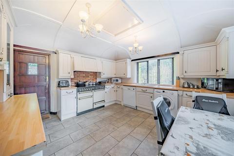 4 bedroom detached house for sale, Rucklers Lane, Kings Langley