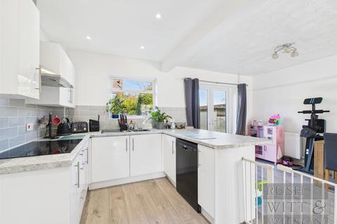 3 bedroom end of terrace house for sale, Chambers Crescent, St. Leonards-On-Sea