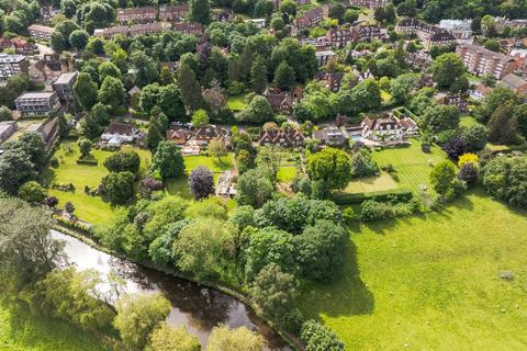 5 bedroom detached house for sale, Flower Walk, Guildford