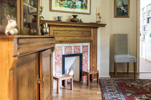 9 Flower Walk, Guildford, GU2 4EP