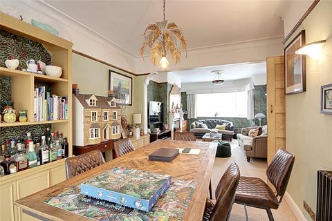 4 Greencroft Gardens, Enfield, EN1 3AS