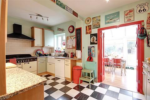 4 Greencroft Gardens, Enfield, EN1 3AS