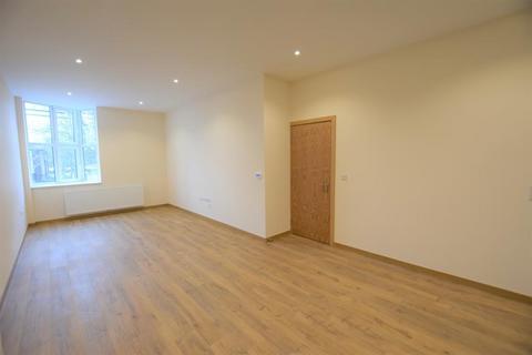 2 bedroom flat to rent, High Road, Chadwell Heath, RM6