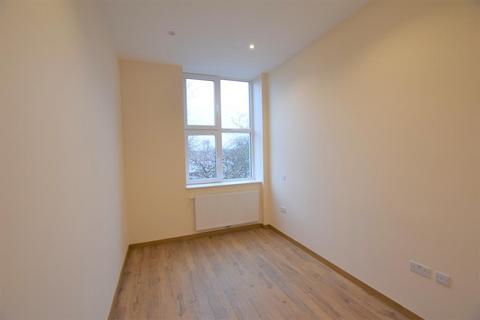 2 bedroom flat to rent, High Road, Chadwell Heath, RM6