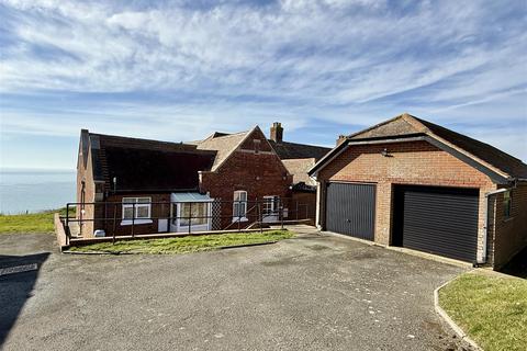 2 bedroom end of terrace house for sale, Culver Down, Sandown