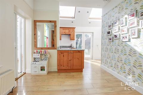 25 Beaconsfield Road, Clacton-on-sea, CO15 6BU