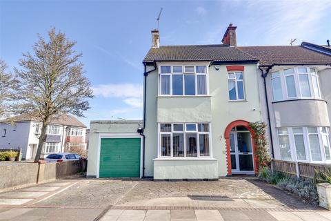 3 bedroom semi-detached house for sale, Gordon Road, Leigh-on-Sea SS9