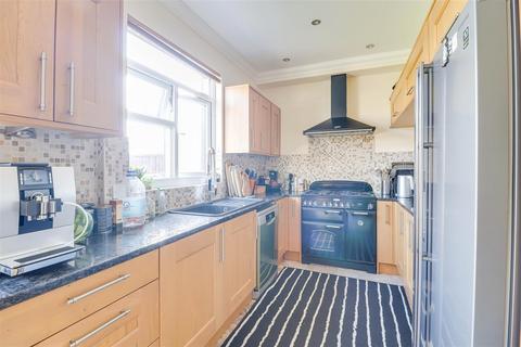 3 bedroom semi-detached house for sale, Gordon Road, Leigh-on-Sea SS9