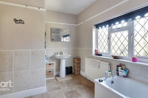 3 bedroom detached house for sale, Cromwell Lane, Kenilworth