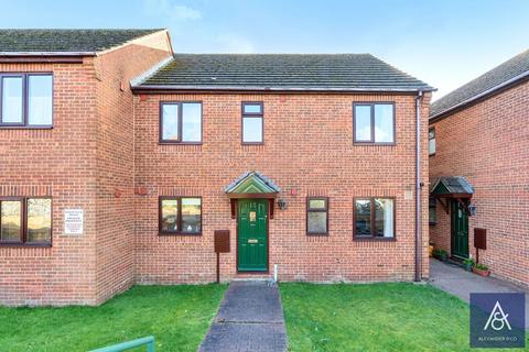 2 bedroom maisonette for sale, Highfield Court, Northamptonshire NN13