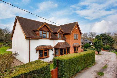 4 bedroom detached house to rent, 37 Chapel Lane, Smestow