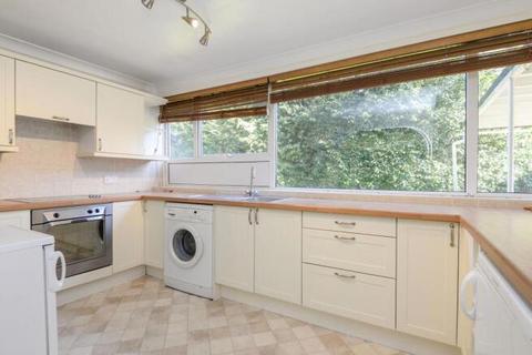 2 bedroom apartment to rent, Eaton Court, Guildford GU1