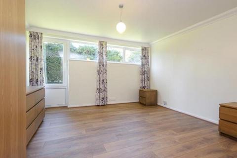 2 bedroom apartment to rent, Eaton Court, Guildford GU1