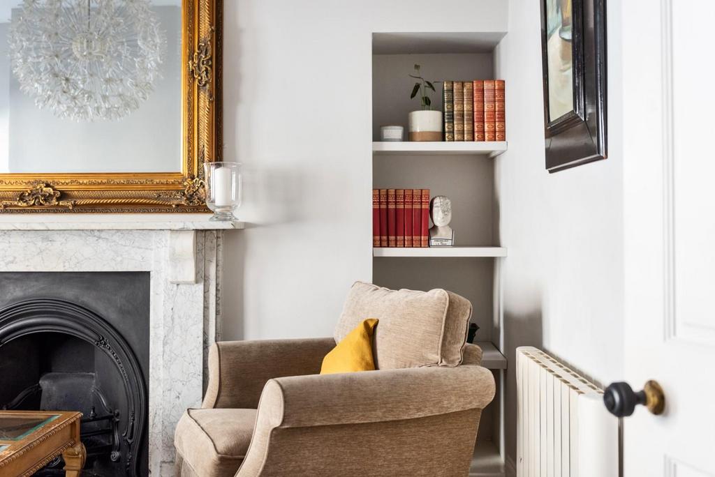 FFF, 13 New King Street, Bath BA1 2 BL-8.jpg