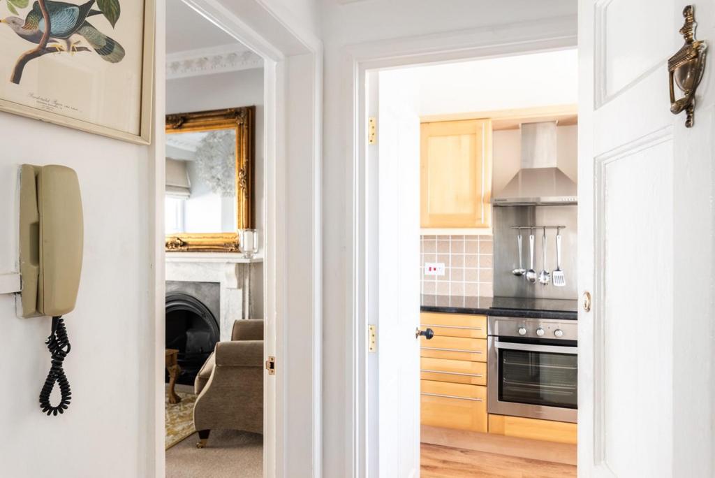 FFF, 13 New King Street, Bath BA1 2 BL-3.jpg