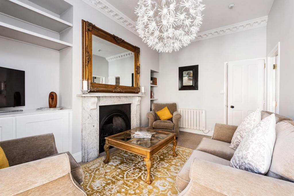 FFF, 13 New King Street, Bath BA1 2 BL-9.jpg