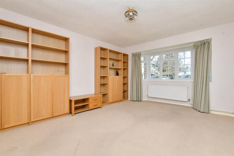 2 bedroom ground floor flat for sale, Sycamore Close, Carshalton, Surrey