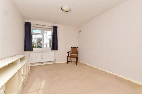 2 bedroom ground floor flat for sale, Sycamore Close, Carshalton, Surrey