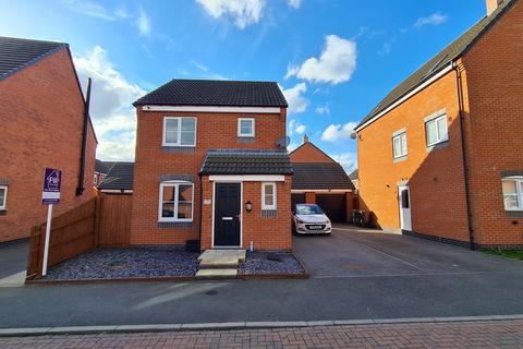 3 bedroom detached house to rent, Long Swath Way, Leicester LE4