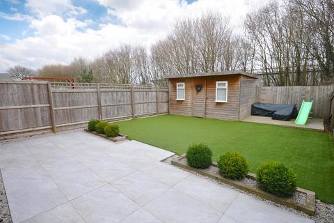 3 bedroom semi-detached house for sale, Garratt Way, Thorne, Doncaster