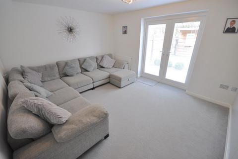 3 bedroom semi-detached house for sale, Garratt Way, Thorne, Doncaster