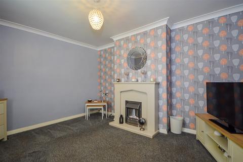 3 bedroom semi-detached house for sale, Garth Avenue, Normanton WF6