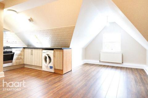 2 bedroom flat to rent, 17 Skeltons Lane, LONDON