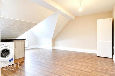 2 bedroom flat to rent, 17 Skeltons Lane, LONDON