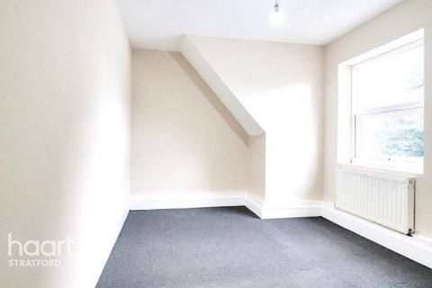 2 bedroom flat to rent, 17 Skeltons Lane, LONDON