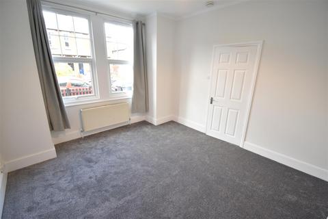 1 bedroom flat to rent, Bond Road, Surbiton