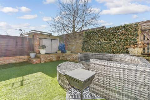 45 Cheeselands, Biddenden, Ashford, TN27 8HJ