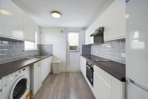 3 bedroom maisonette to rent, Hastings Road, Brighton