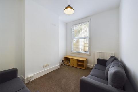 3 bedroom maisonette to rent, Hastings Road, Brighton