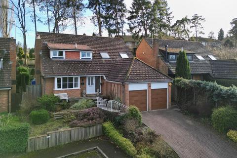 4 bedroom detached house for sale, Pines Close, Great Missenden, HP16