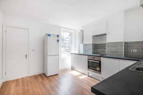 1 bedroom flat to rent, Balham High Road Balham SW17