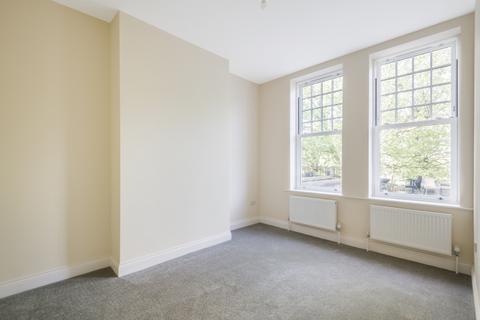 1 bedroom flat to rent, Balham High Road Balham SW17