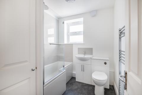 1 bedroom flat to rent, Balham High Road Balham SW17